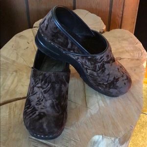 Dansko brown crushed velvet Size 40